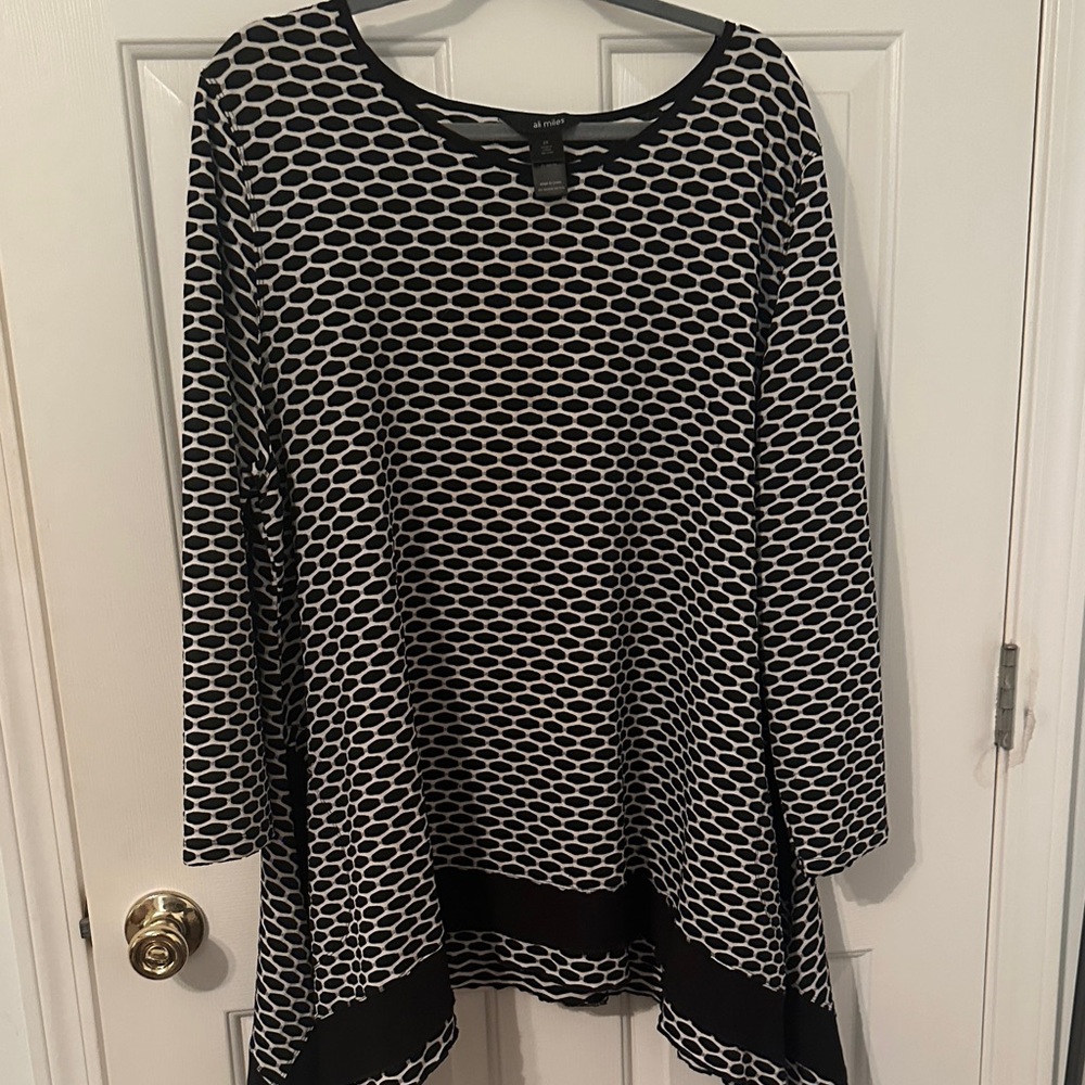 Ali Miles Black and White Geometric Top